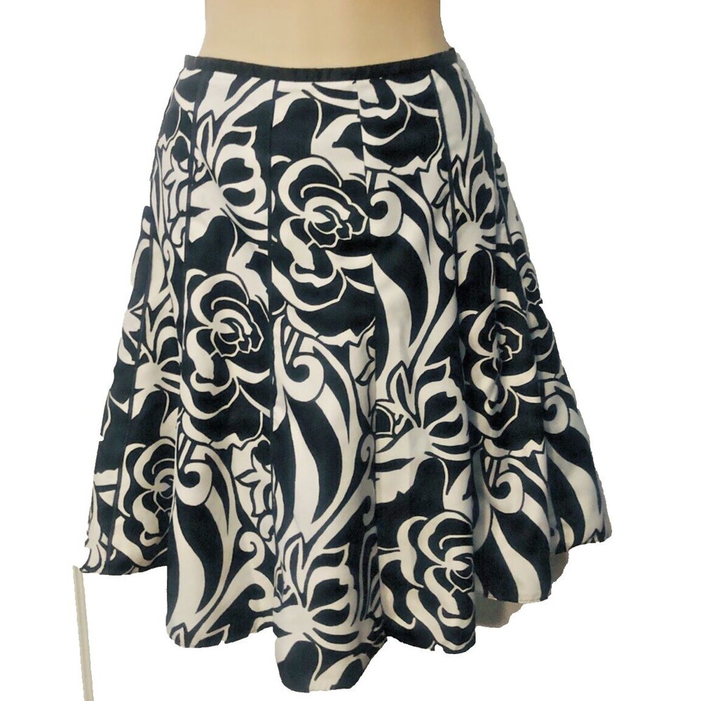 Ann Taylor Loft Skirt 00P White Black Floral Pattern A-Line Paneled Lined Zip